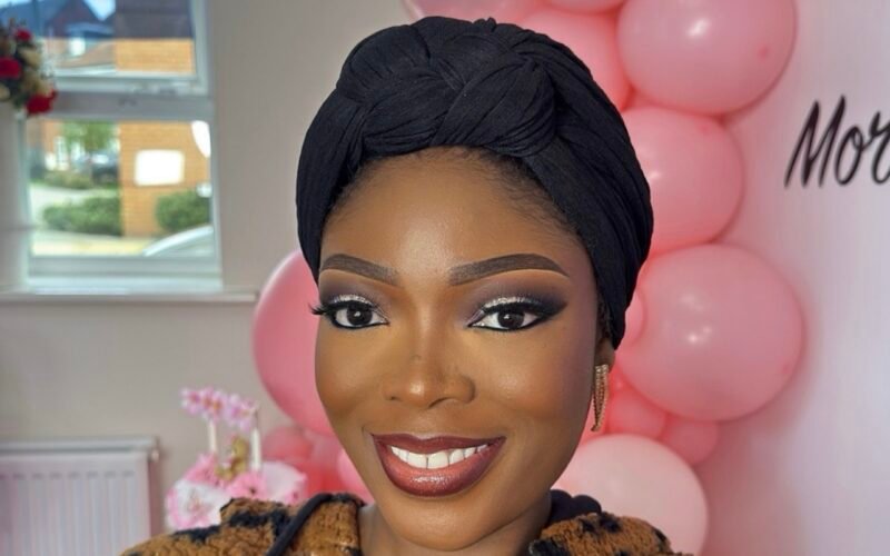 Sheyigold_makeup