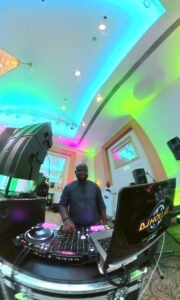 Dj Hollat