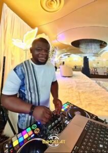Dj Hollat